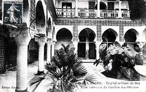 Alger - Hopital du Dey - Pavillon des Officiers - Cour